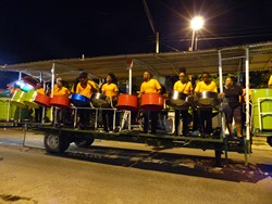 26-Steelband-Parade