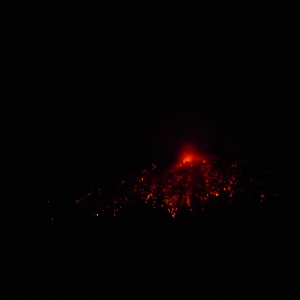 40-Stromboli-by-night