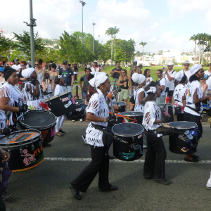 14-Carneval-Black-and-White