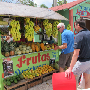 53-Fruechtekauf-in Baiahibe