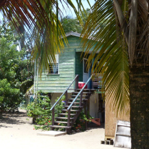 35-Haus-Placencia