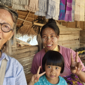 137-Langhals-Frauen-Siedlgung